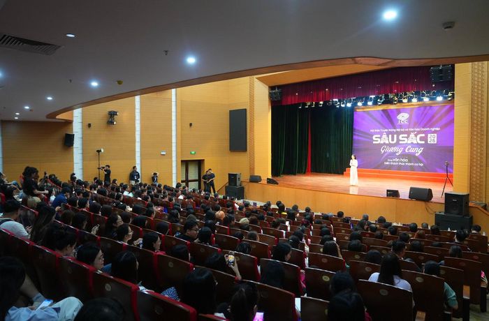 Toàn cảnh Hội thảo Truyền thông nội bộ và Văn hóa Doanh nghiệp Sâu Sắc 2026 với chủ đề “Giương cung”.