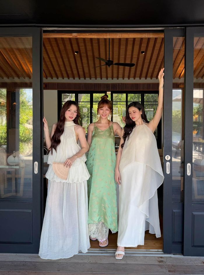 MC Sam đọ sắc ca sĩ Hari Won và Trương Quỳnh Anh.