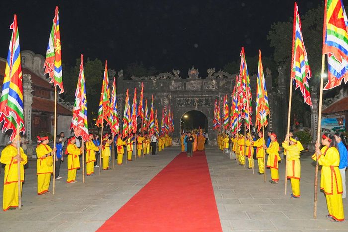 Nghi lễ rước Văn tế vào Đền