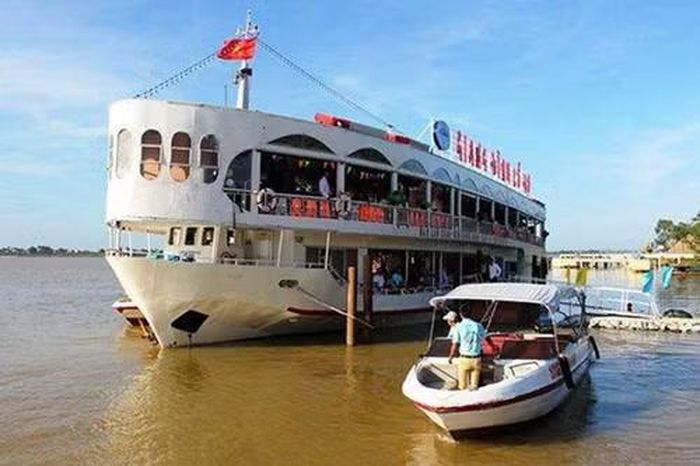 Du thuyền Giang Đình Cổ Độ là địa chỉ nghe hát dân ca của nhiều đoàn khách về Hà Tĩnh thời điểm năm 2024 trở về trước.