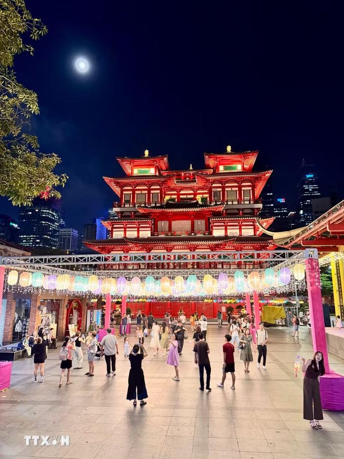 Không gian trung thu đậm nét truyền thống tại China Town. (Ảnh: Đỗ Vân/TTXVN)