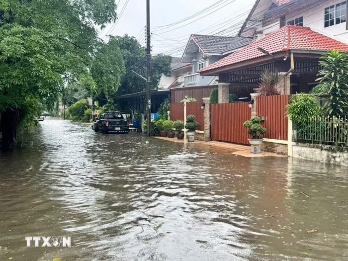 Khu Rom Klao, quận Lat Krabang, Bangkok ngập nặng trưa 26/9. (Ảnh: Trang Nhung/TTXVN)
