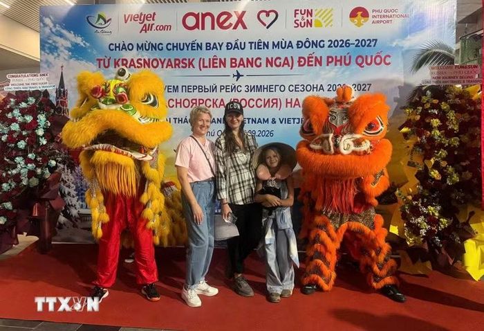 Du khách Nga đến đặc khu Phú Quốc (An Giang). (Ảnh: TTXVN phát)
