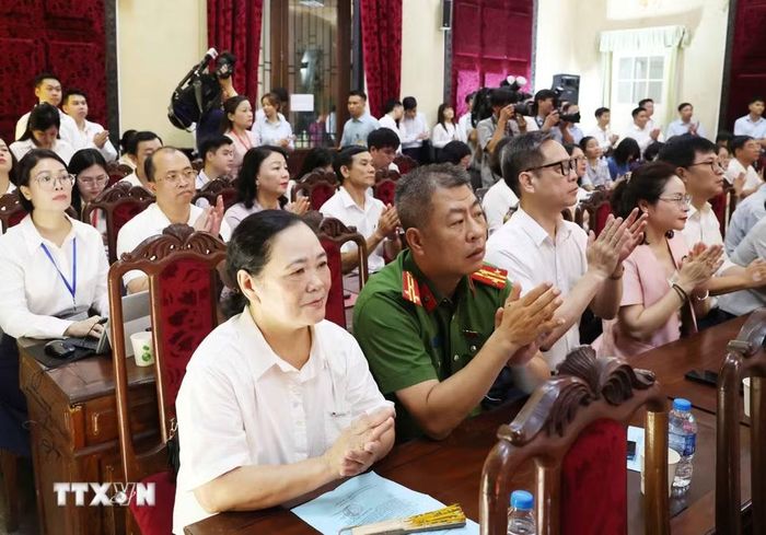 Các cử tri tham dự hội nghị. (Ảnh: Thống Nhất/TTXVN) ​