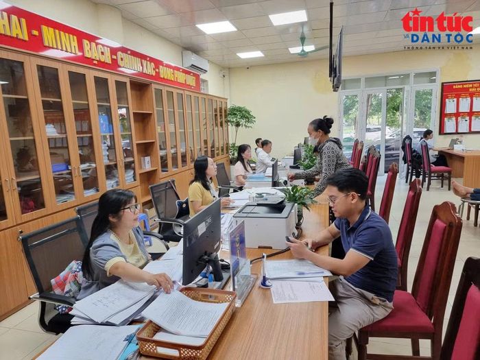 Ứng dụng chuyển đổi số giải quyết công việc tại xã Liên Minh.
