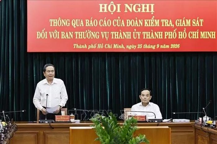 Ủy viên Bộ Chính trị, Chủ tịch Quốc hội Trần Thanh Mẫn, Trưởng Đoàn kiểm tra, giám sát số 220 của Bộ Chính trị phát biểu tại Hội nghị thông qua báo cáo của Đoàn kiểm tra, giám sát đối với Ban Thường vụ Thành ủy Thành phố Hồ Chí Minh, chiều 25/9 Ảnh: Doãn Tấn /TXVN