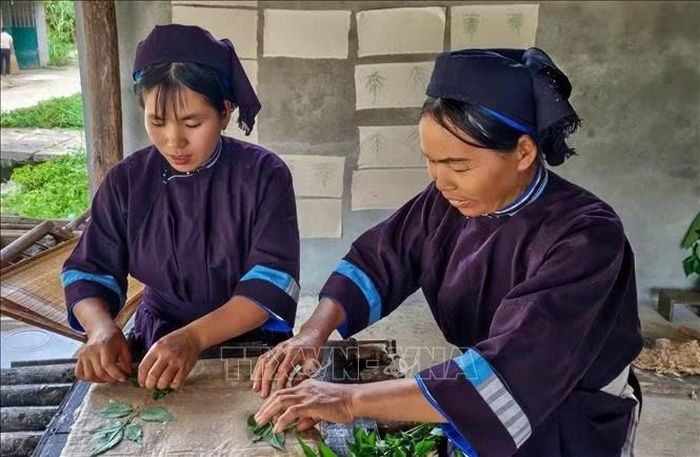 Nhờ chủ trương phát triển du lịch, nhiều nét văn hóa truyền thống của đồng bào các dân tộc tỉnh Cao Bằng được giữ gìn và phát triển.