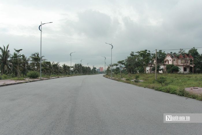 Đây là động thái của tỉnh Hà Tĩnh nhằm rà soát toàn diện các dự án nhà nghỉ, khách sạn chậm triển khai hoặc ngừng hoạt động tại Khu du lịch Xuân Thành. Bên cạnh việc tháo gỡ khó khăn cho những nhà đầu tư còn đủ năng lực, địa phương cũng có giải pháp xử lý dứt điểm các dự án kéo dài nhiều năm, tránh tình trạng đất vàng bị bỏ hoang trong khi nhu cầu phát triển các sản phẩm du lịch chất lượng vẫn hiện hữu.