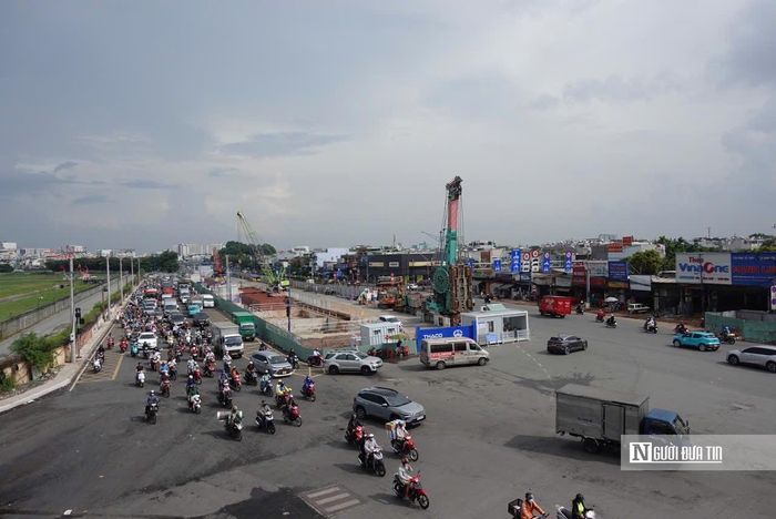 Trục Trường Chinh – Cộng Hòa hướng tới kết nối bằng đường sắt đô thị khi hoàn thành, các nhà ga ngầm trên trục Trường Chinh – Cộng Hòa sẽ góp phần mở rộng khả năng tiếp cận giao thông công cộng cho người dân khu vực Tân Bình và các địa bàn lân cận, đồng thời tăng cường kết nối với mạng lưới đường sắt đô thị Tp.HCM.