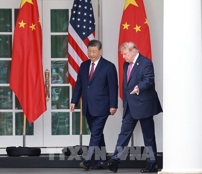 Tổng thống Mỹ Donald Trump (phải) đón Chủ tịch Trung Quốc Tập Cận Bình tại Nhà Trắng ở Washington, D.C., ngày 24/9/2026. Ảnh: THX/TTXVN phát