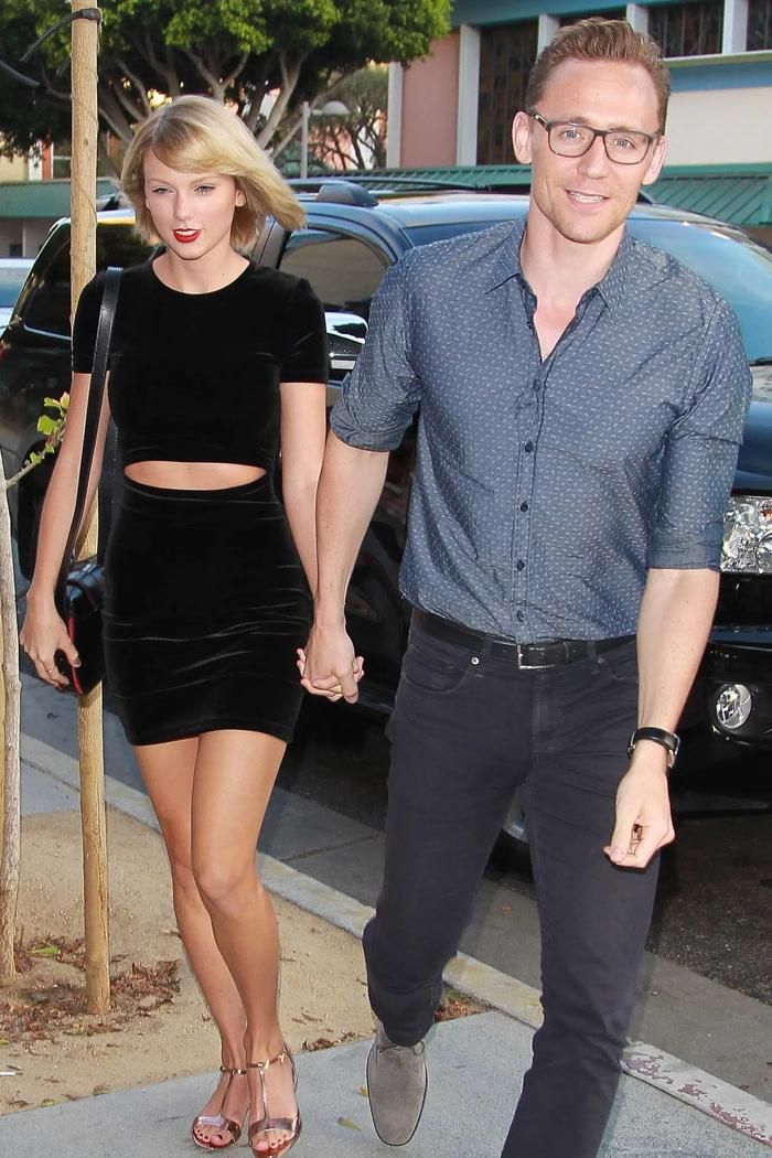 Taylor Swift được cho là đang gửi lời xin lỗi đến tình cũ Tom Hiddleston thông qua ca khúc mới Pink Clouding.