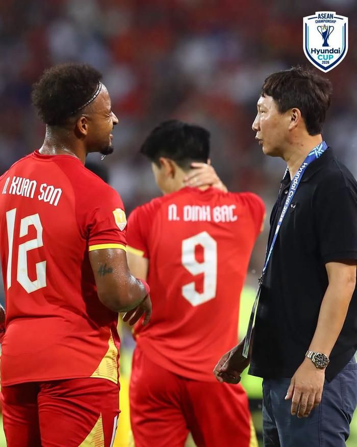 Xuân Son chia tay tuyển Việt Nam do chấn thương. Ảnh: ASEAN United FC