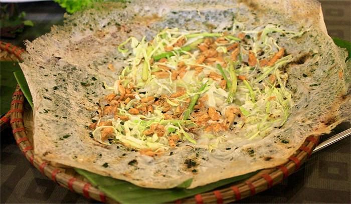 Bánh khoái tép Thanh Hóa.