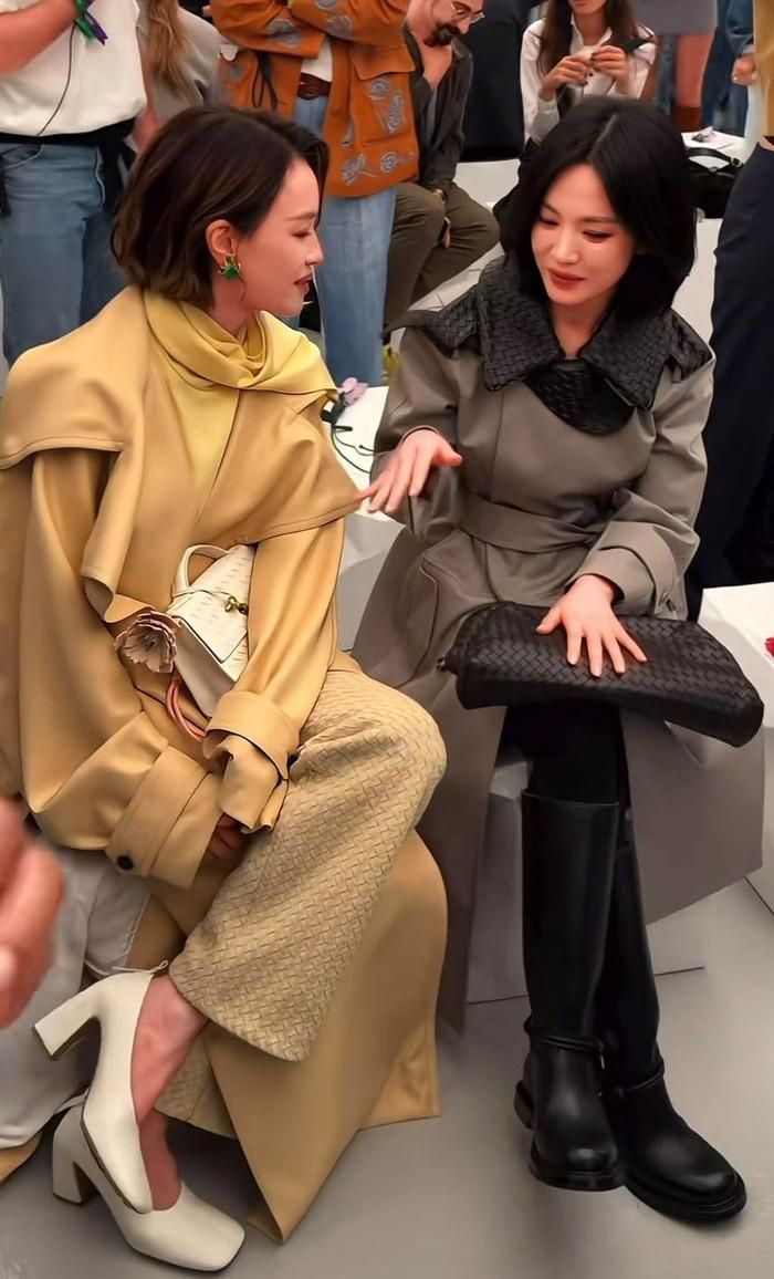 Khoảnh khắc đọ sắc của song Hye Kyo và Thư Kỳ khiến nhiều khán giả thích thú. (Ảnh chụp màn hình từ TikTok @_shye.kyo)