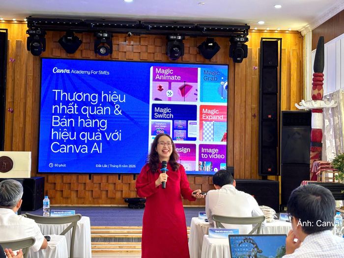Bà Trần Hà Mỹ Lợi, Quản lý cộng đồng Canva Việt Nam.