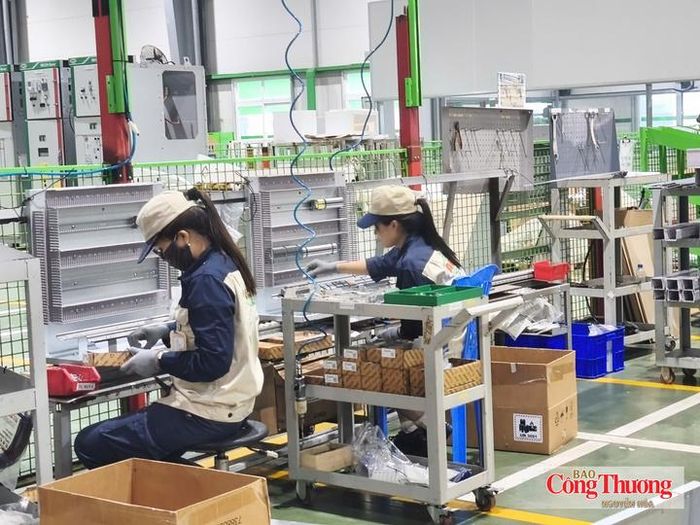 Nghị quyết số 10-NQ/TW đặt mục tiêu đến năm 2030, tỷ lệ nội địa hóa trung bình trong các ngành công nghiệp chủ lực đạt từ 45-50%.