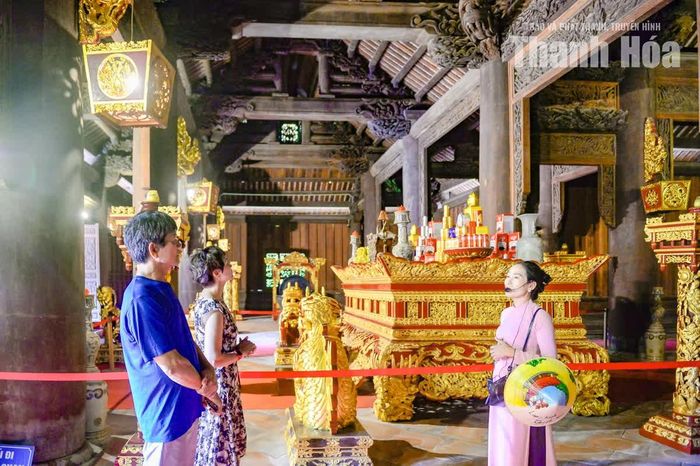 Năm 1430, Lê Thái Tổ đổi tên Lam Sơn thành Lam Kinh. Từ đó, nhiều điện, miếu được xây dựng tại đây, gắn với hai chức năng chính là nơi thờ các thái hoàng, thái hậu và điểm nghỉ chân của các vua Lê khi về cúng bái tổ tiên.