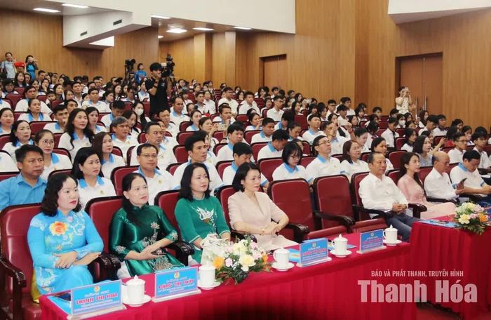 Các đại biểu dự hội nghị.