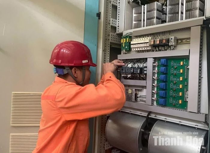 Sửa chữa các tổ máy Nhà máy Thủy điện Trung Sơn.