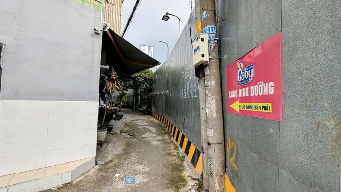 Đến năm 1996, Thủ tướng Chính phủ quyết định thu hồi đất ở địa chỉ này để thực hiện dự án. Do dự án kéo dài, tháng 1/2004, Chính phủ cho phép điều chỉnh nhưng yêu cầu tiếp tục bảo đảm mục tiêu và hiệu quả đầu tư. Đến tháng 4/2004, UBND TP HCM điều chỉnh dự án, nâng số căn hộ lên 816 căn.