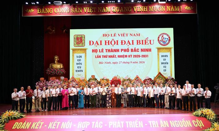  Ban Chấp hành Hội đồng Họ Lê thành phố Bắc Ninh ra mắt Đại hội. 