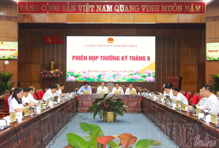Quang cảnh phiên họp.