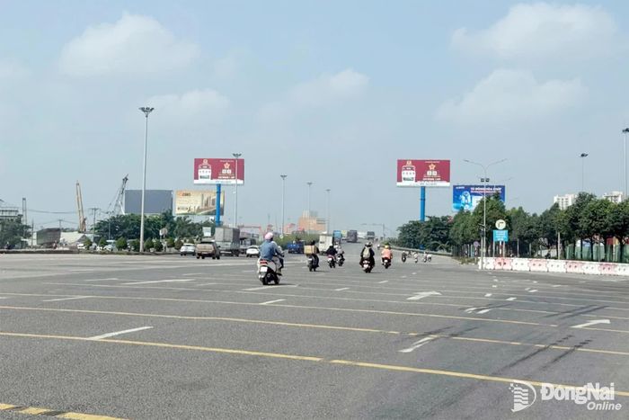 Trạm thu phí cầu Đồng Nai đã hoàn thành công tác tháo dỡ. Ảnh: Phạm Tùng