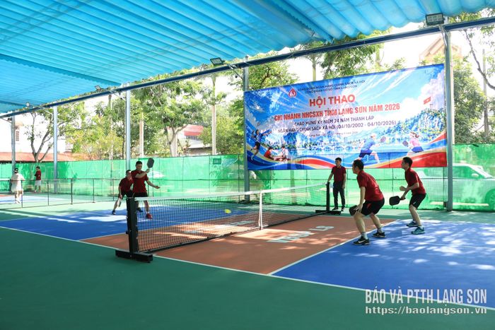 Các vận động viên tham gia thi đấu môn Pickleball
