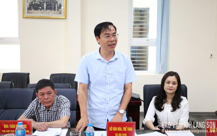 Lãnh đạo Sở Văn hóa, Thể thao và Du lịch tỉnh phát biểu trong chương trình làm việc