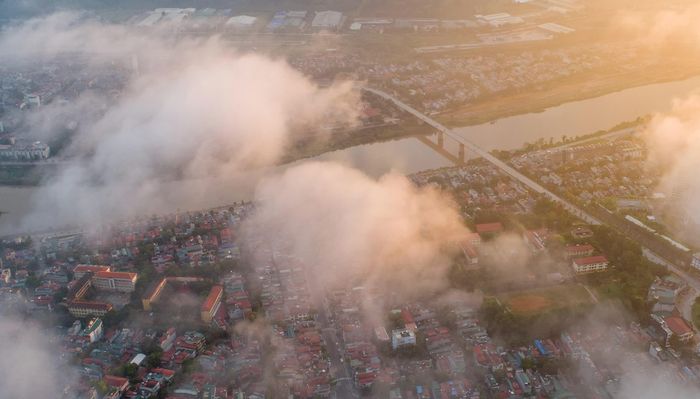 Phường Lào Cai là đô thị năng động với những công trình hiện đại, lại còn sở hữu nét quyến rũ của thiên nhiên hùng vĩ.