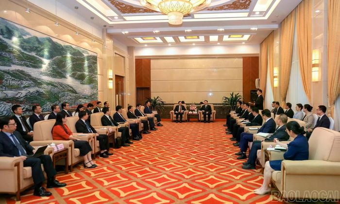 Đoàn công tác của tỉnh Lào Cai do Bí thư Tỉnh ủy Dương Quốc Huy làm Trưởng đoàn thăm và làm việc với lãnh đạo châu Hồng Hà, tỉnh Vân Nam, Trung Quốc hồi tháng 5/2026.