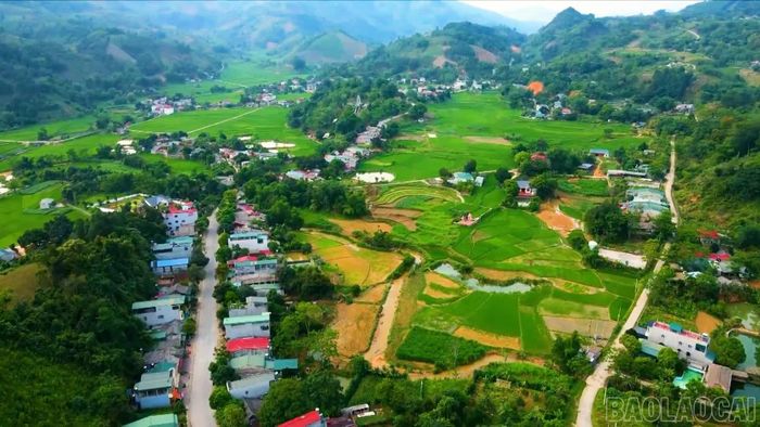 Bản Lầu có cảnh quan thiên nhiên đặc trưng của vùng biên giới Lào Cai.