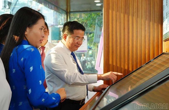 Kiosk số và wifi công cộng hướng tới phục vụ ngày càng tốt hơn người dân và du khách.