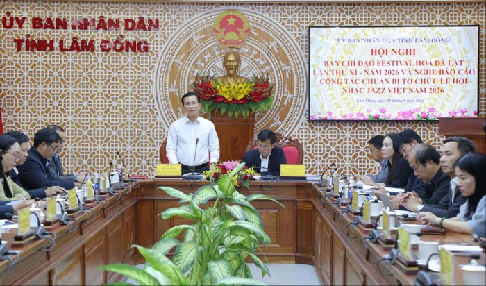 Ủy viên Ban Chấp hành Trung ương Đảng, Phó Bí thư Tỉnh ủy, Chủ tịch UBND tỉnh Lâm Đồng Hồ Văn Mười trực tiếp làm việc với các đơn vị, địa phương để nắm bắt tiến độ chuẩn bị Festival Hoa Đà Lạt lần thứ XI - năm 2026
