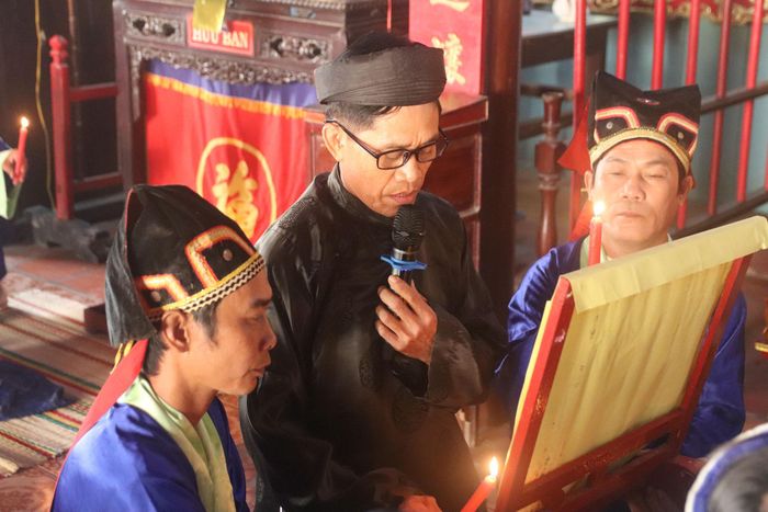 Các nghi thức truyền thống được thực hiện trang trọng