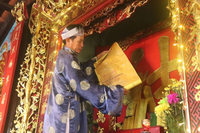 Đình làng Tú Luông còn lưu giữ 10 sắc phong của các đời vua triều Nguyễn ban tặng