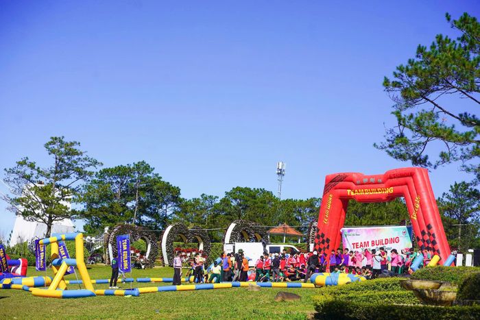 Các đơn vị tổ chức teambuilding ngoài trời
