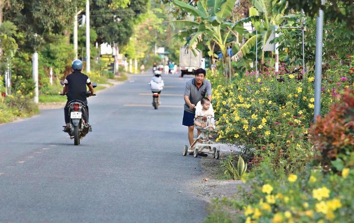 Đường xá nông thôn xã Đạ Tẻh 2 xanh, sạch, đẹp