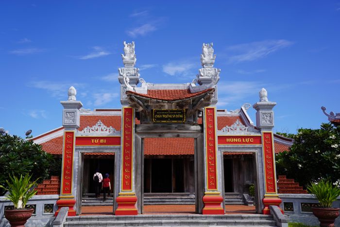 Kiến trúc chùa Trường Sa Đông mang đậm kiến trúc chùa Việt.