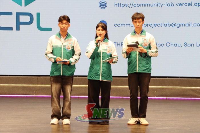 Nhóm tác giả Trường THPT Mộc Lỵ, phường Mộc Sơn trình bày ý tưởng “Community Project Lab - Giải pháp số cho những dự án cộng đồng”.