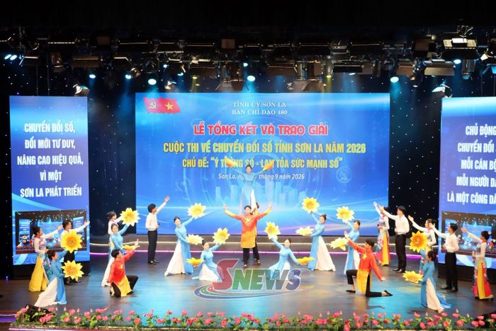 Chương trình văn nghệ tại lễ tổng kết và trao giải cuộc thi.