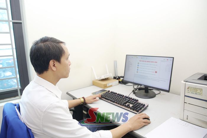 Giáo viên trường THPT Mộc Lỵ xây dựng kho học liệu số và ngân hàng câu hỏi trực tuyến.