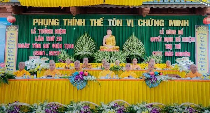 Chư tôn đức chứng minh buổi lễ