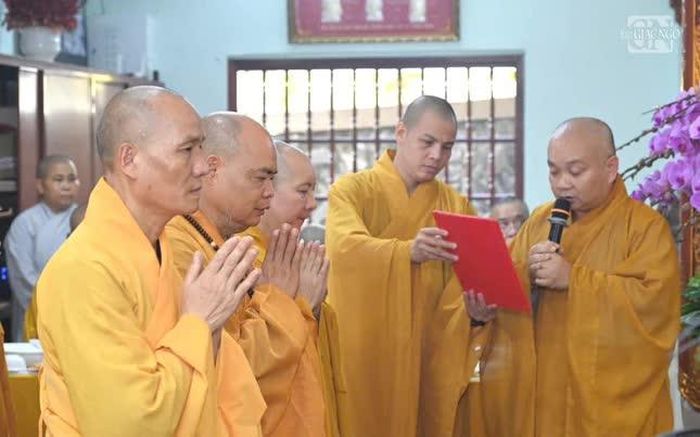 Thượng tọa Thích Trung Nguyện công bố quyết định bổ nhiệm trụ trì Linh Phong Thiền Uyển