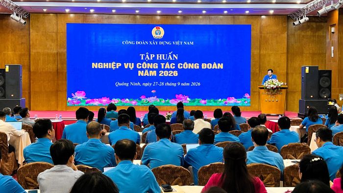 Cán bộ công đoàn các cấp khu vực phía Bắc tham dự lớp tập huấn.
