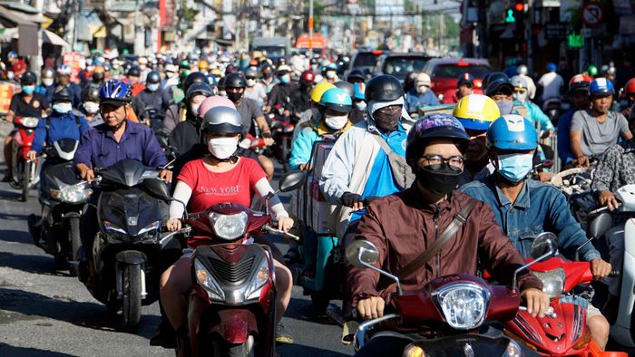 Tuyến đường Trường Chinh - Cộng Hòa thường xuyên rơi vào tình trạng quá tải vào giờ cao điểm.
