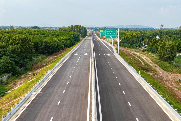Đến năm 2030, nhu cầu nguồn lực đầu tư cho hạ tầng đường bộ cao tốc vẫn rất lớn. (Ảnh minh họa).