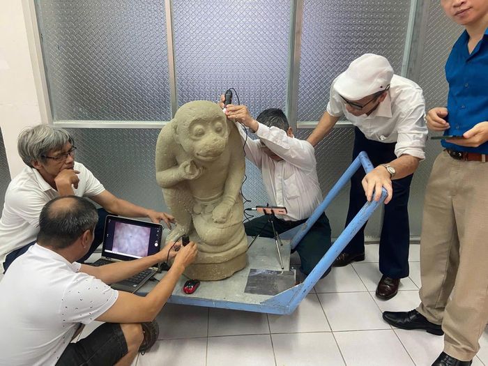 Tượng thần khỉ Hanuman là tác phẩm điêu khắc độc đáo, có giá trị lịch sử và văn hóa nên cần được nghiên cứu, bảo tồn và trưng bày để công chúng tham quan.