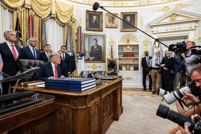 Tổng thống Donald Trump phát biểu với báo giới. Ảnh: Nhà Trắng