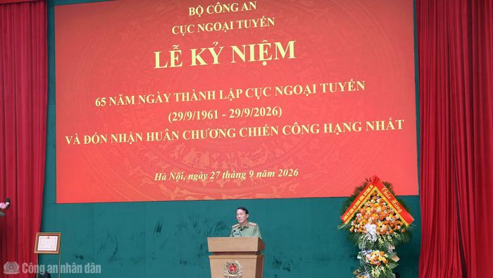 Bộ trưởng Lương Tam Quang ghi nhận, đánh giá cao những chiến công, thành tích của lãnh đạo, cán bộ, chiến sĩ Cục Ngoại tuyến.